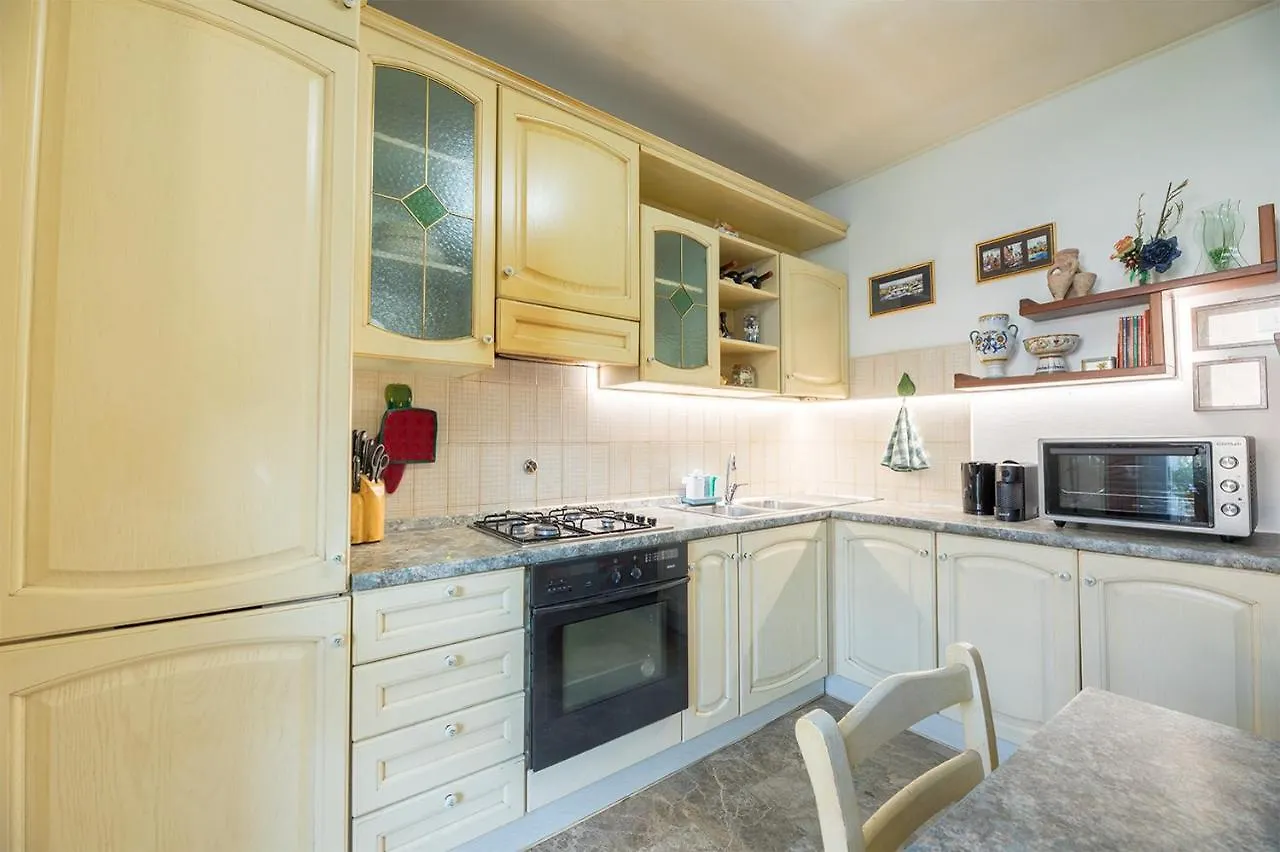Shell Apartment - Spazioso Attico Con Wifi Gratuito E Posto Auto Perugia Italia